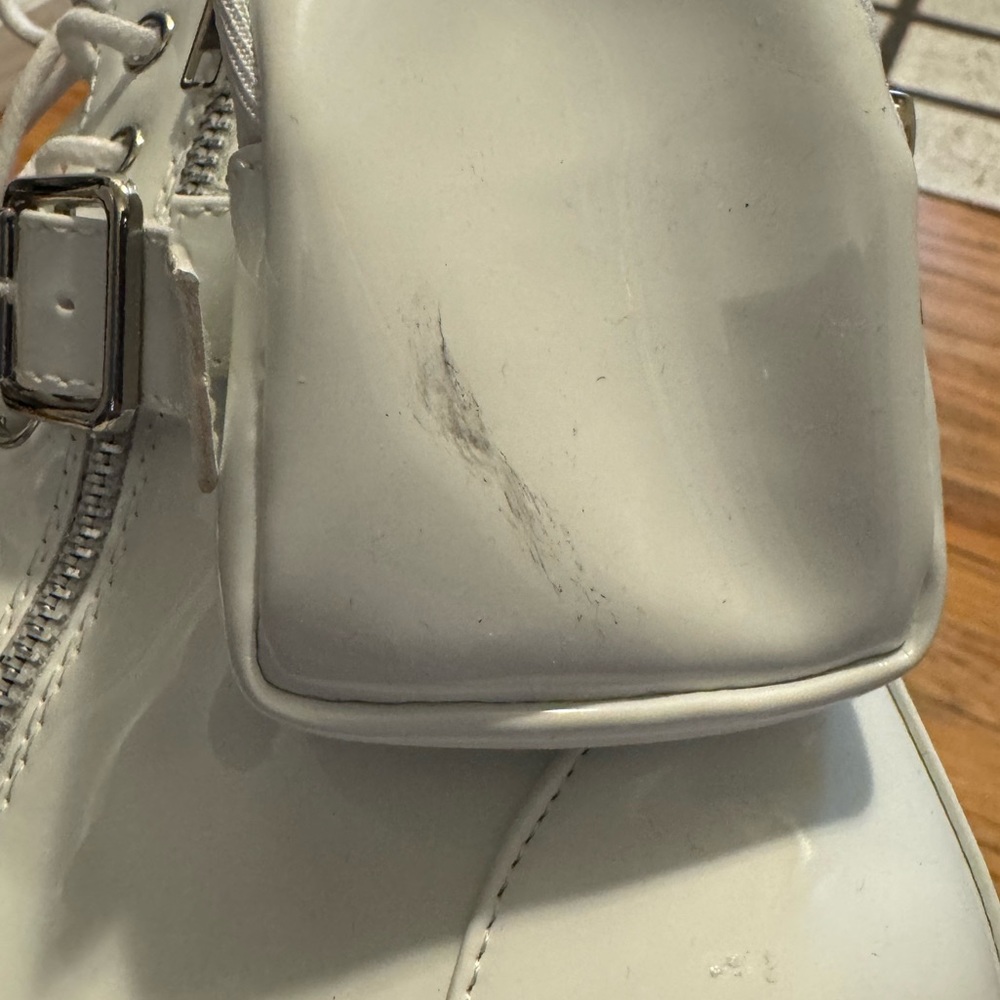 White 3.5" Boots with Pouch - Picture 5 of 5